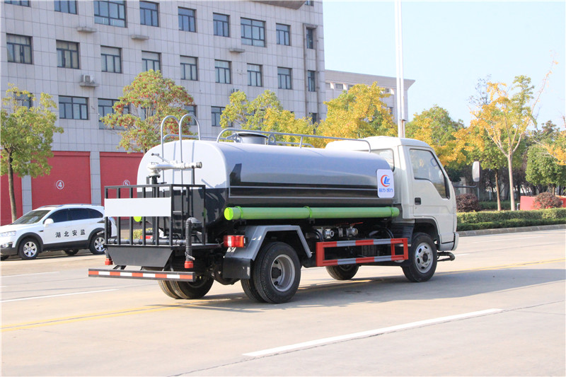 ��������С�� 5����ˮ܇