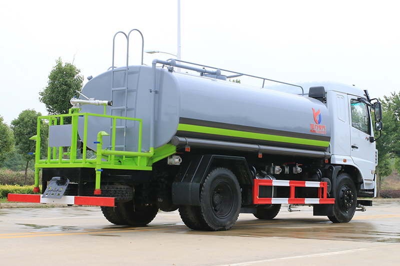 �����|�L(f��ng)�A��12����ˮ܇